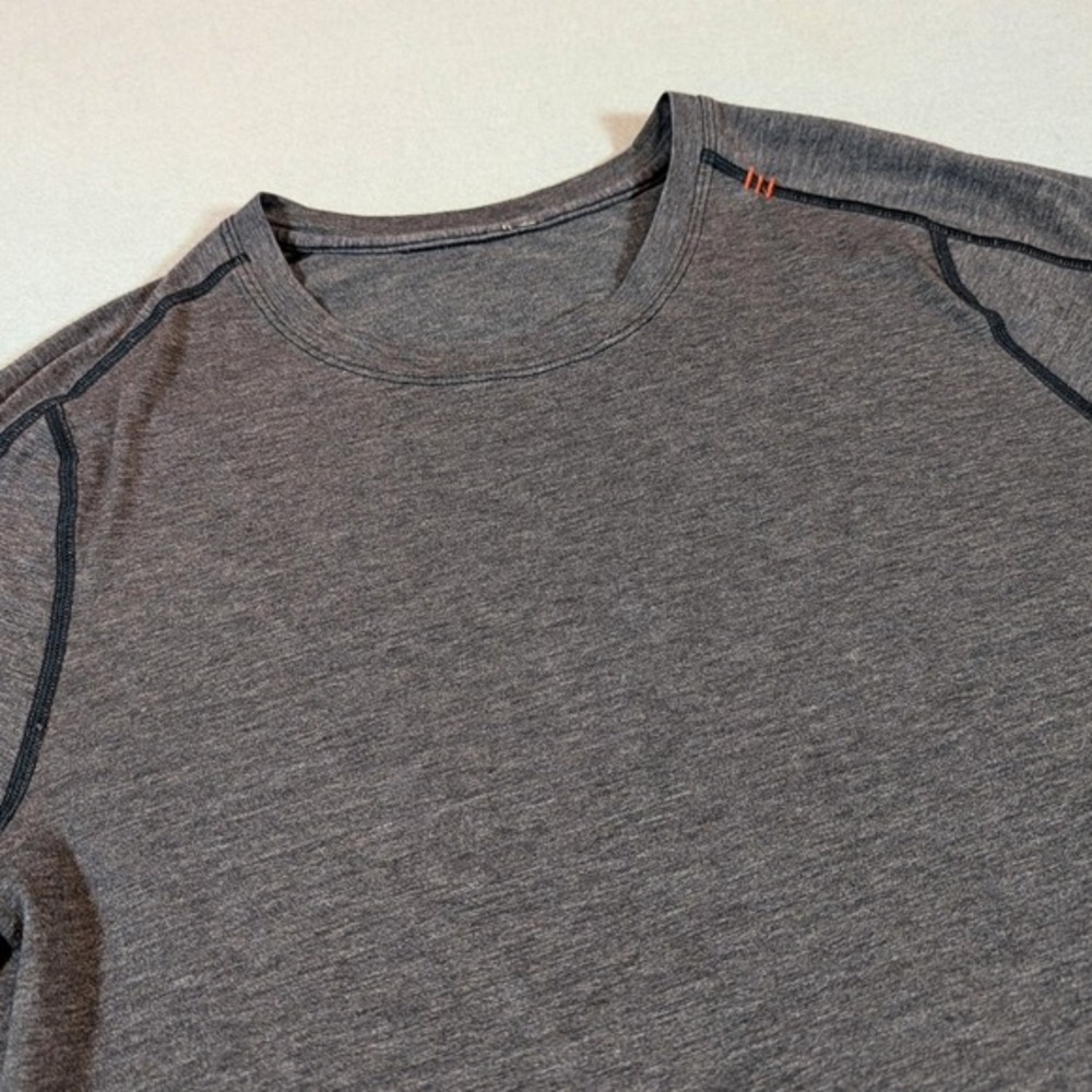 Lululemon Reverse Sprint Short Sleeve Mens Shirt Size L Crew Neck Performance